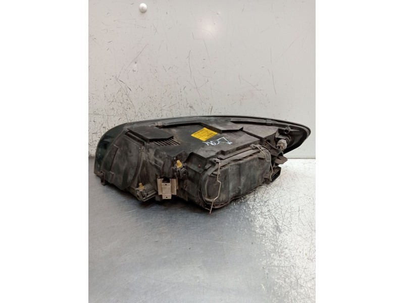 Recambio de faro derecho para volvo v50 (545) 2.0 d referencia OEM IAM 0301198204 30698886 