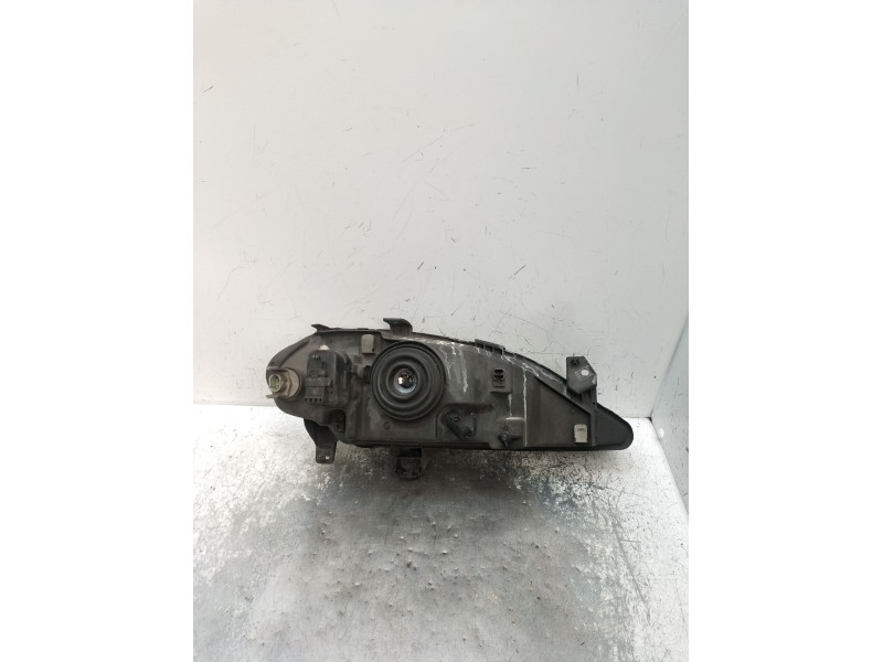 Recambio de faro izquierdo para renault megane i classic (la0/1_) 1.9 dti (la1u) referencia OEM IAM 7700427872G  