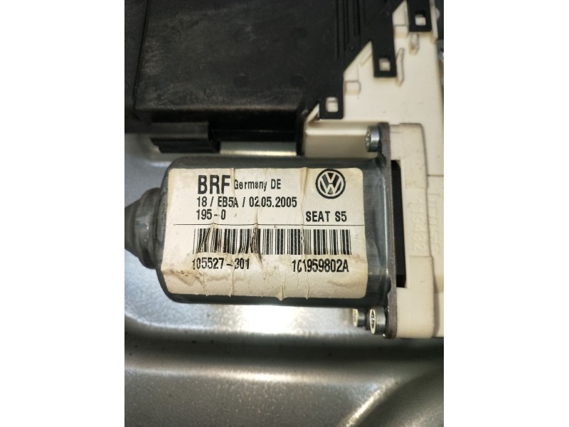 Recambio de elevalunas delantero derecho para seat leon (1m1) 1.9 tdi referencia OEM IAM 105527301 1C1959802A 5P