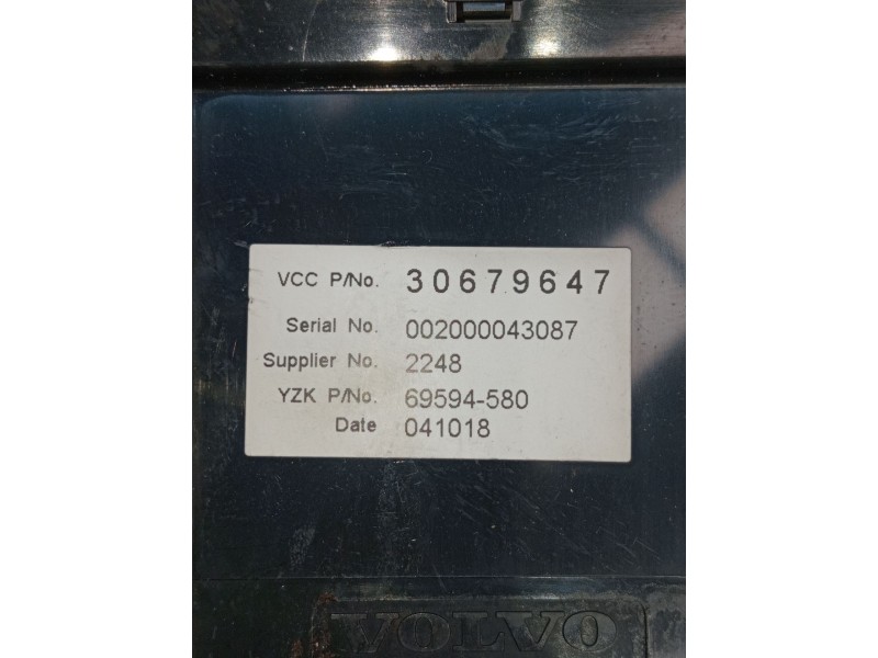 Recambio de pantalla multifuncion para volvo v50 (545) 2.0 d referencia OEM IAM 30679647 69594580 