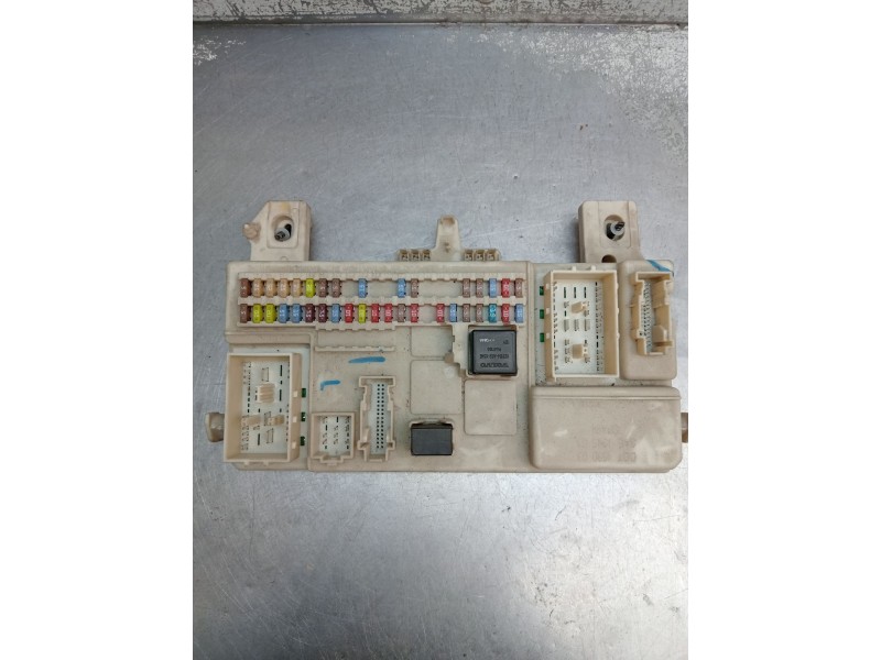 Recambio de caja reles / fusibles para volvo v50 (545) 2.0 d referencia OEM IAM 8690720 170105 519096127