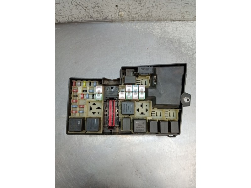 Recambio de caja reles / fusibles para volvo v50 (545) 2.0 d referencia OEM IAM 8688040 518818000 