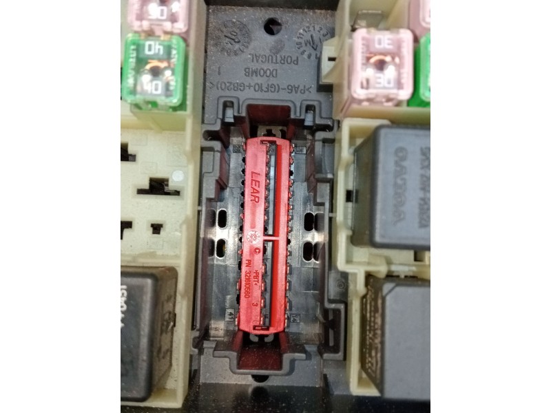 Recambio de caja reles / fusibles para volvo v50 (545) 2.0 d referencia OEM IAM 8688040 518818000 