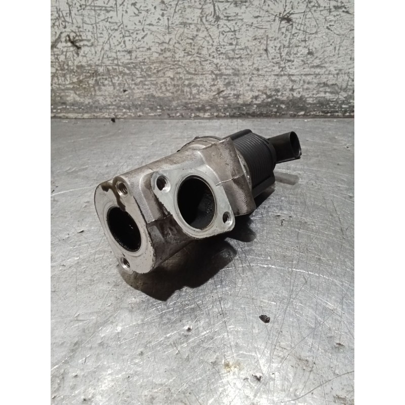 Recambio de valvula egr para opel zafira / zafira family b (a05) 1.9 cdti (m75) referencia OEM IAM 555061  