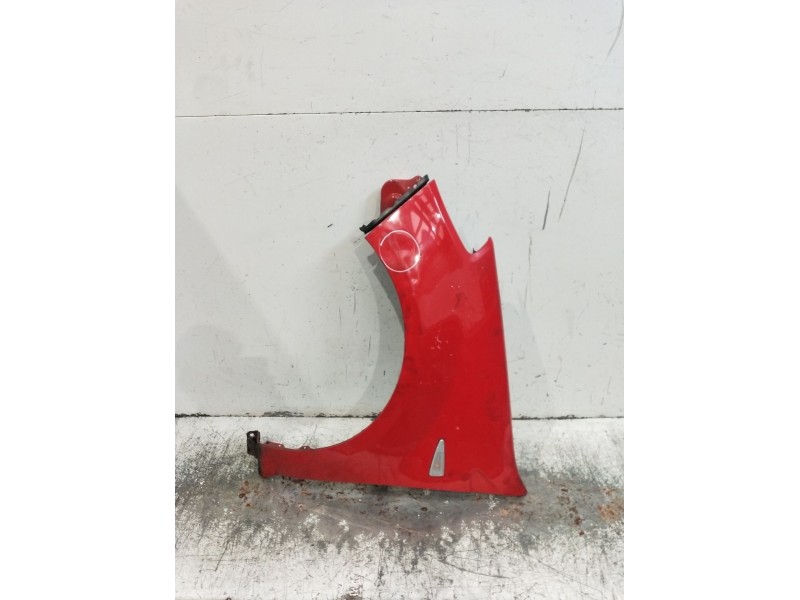 Recambio de aleta delantera izquierda para dacia sandero 1.2 16v referencia OEM IAM   