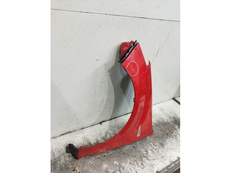 Recambio de aleta delantera izquierda para dacia sandero 1.2 16v referencia OEM IAM   