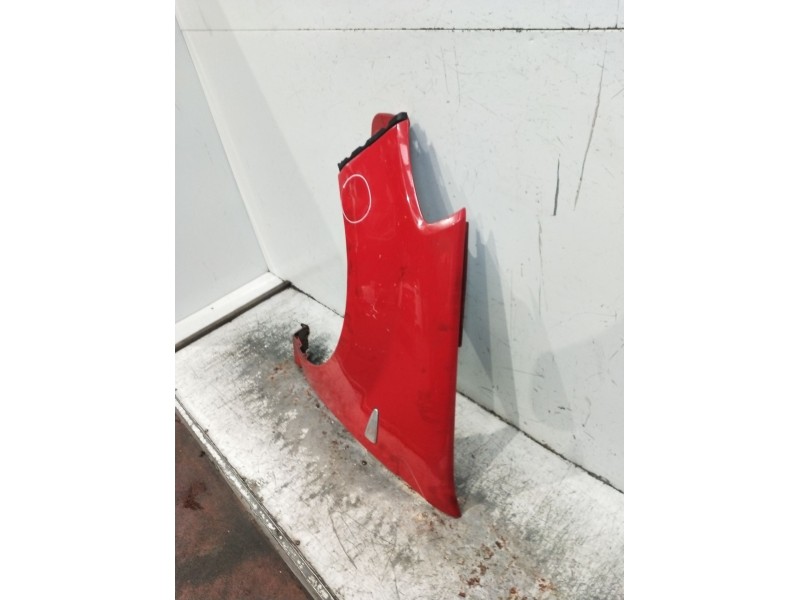 Recambio de aleta delantera izquierda para dacia sandero 1.2 16v referencia OEM IAM   