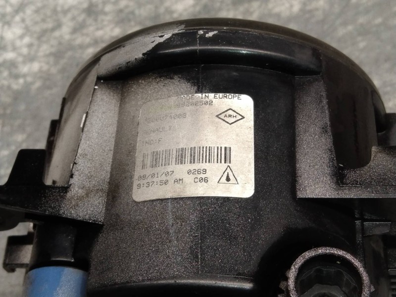 Recambio de faro antiniebla derecho para renault scenic ii expression referencia OEM IAM 8200074008 89202502 