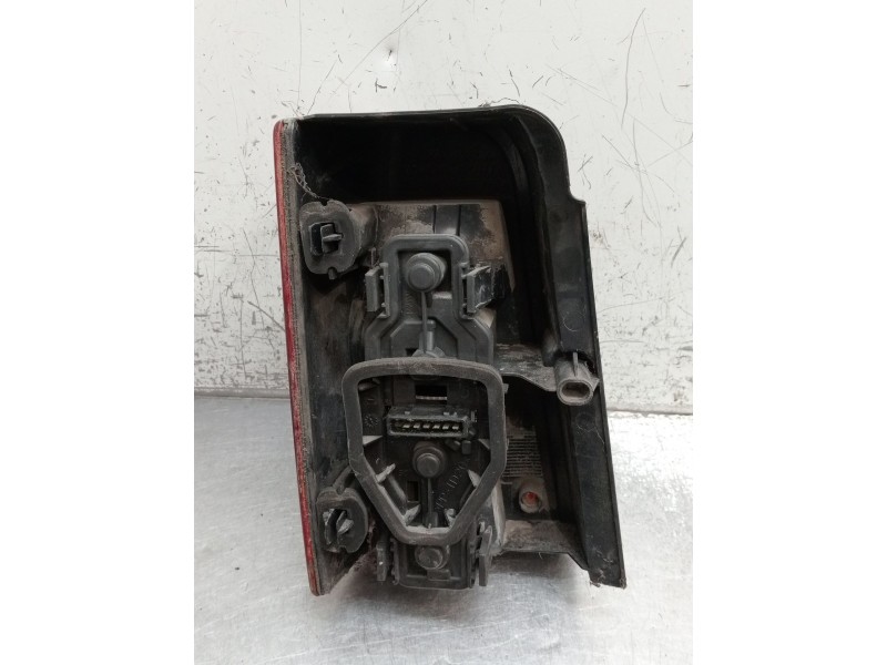 Recambio de piloto trasero derecho para peugeot partner monospace (5_, g_) 1.9 d referencia OEM IAM   