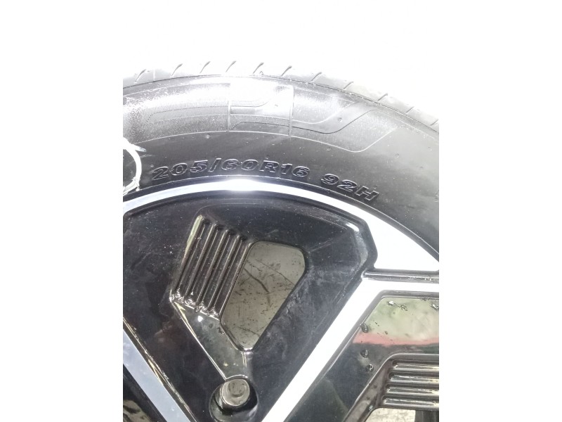 Recambio de juego llantas para kia niro ii (sg2) 1.6 gdi hybrid referencia OEM IAM 205/60 R16 92H UNA LLANTA EN MAL ESTADO VER F