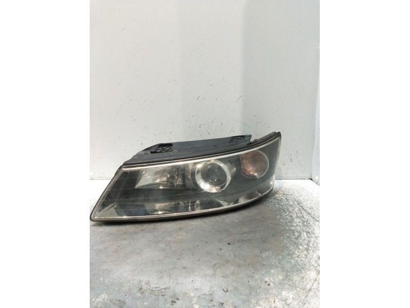 Recambio de faro izquierdo para hyundai sonata v (nf) 2.0 crdi referencia OEM IAM   