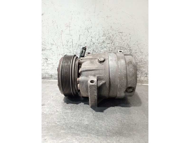 Recambio de compresor aire acondicionado para renault megane i classic (la0/1_) 1.9 dti (la1u) referencia OEM IAM 7700105765  