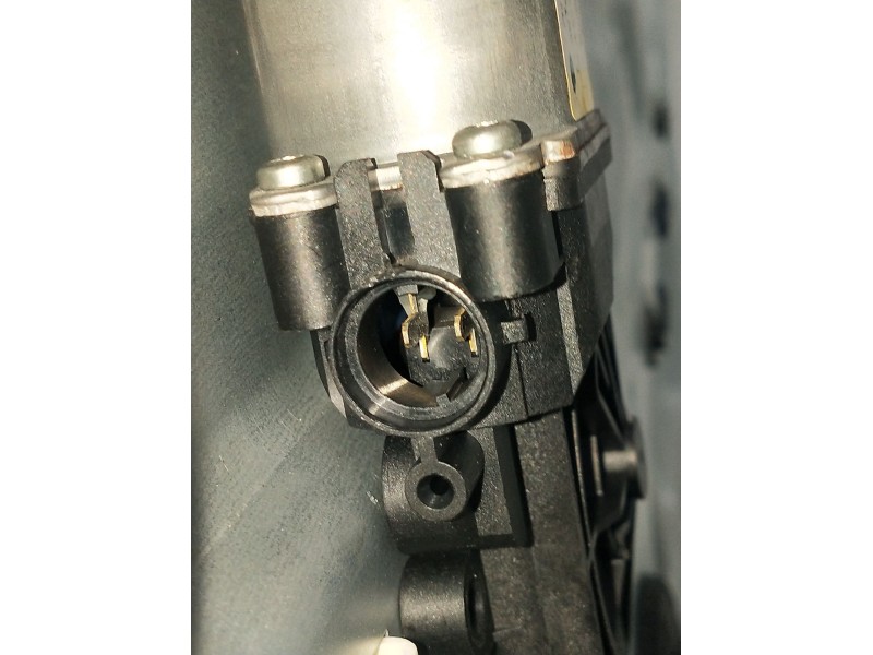 Recambio de elevalunas delantero derecho para hyundai sonata v (nf) 2.0 crdi referencia OEM IAM 400898 5P 