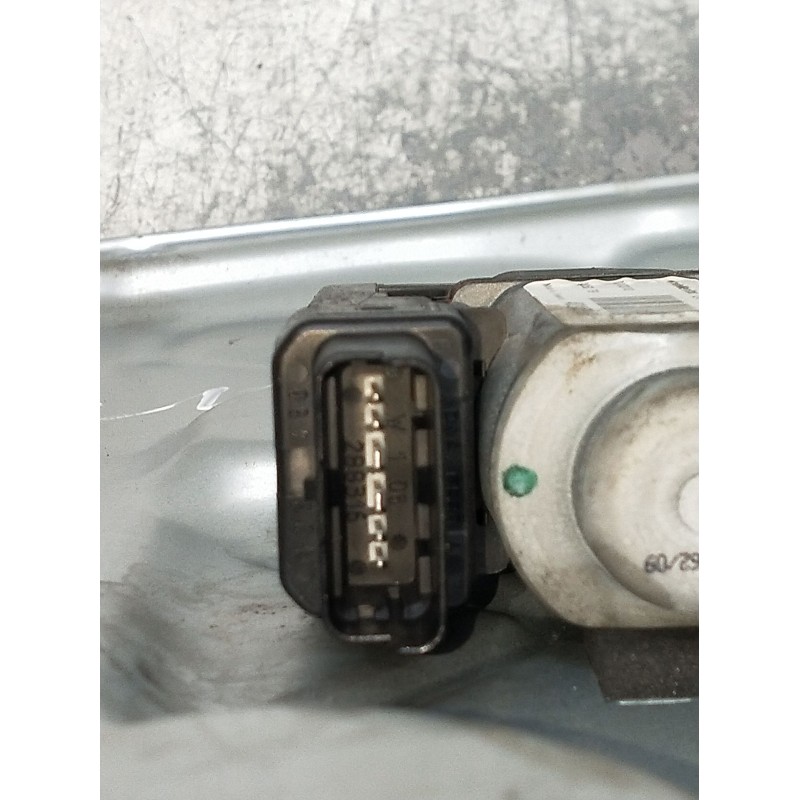 Recambio de elevalunas delantero izquierdo para kia cee´d hatchback (ed) 1.6 crdi 90 referencia OEM IAM 402055D  