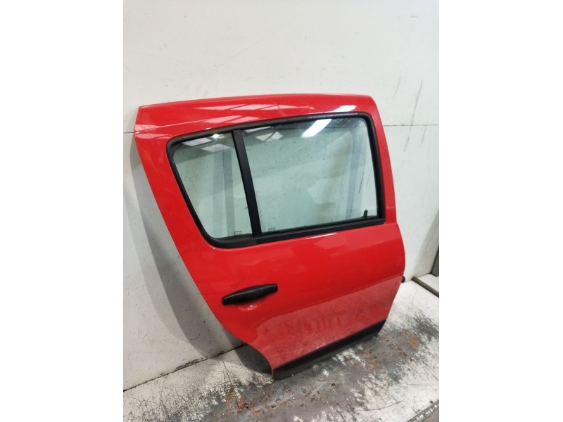 Recambio de puerta trasera derecha para dacia sandero 1.2 16v referencia OEM IAM  5P 