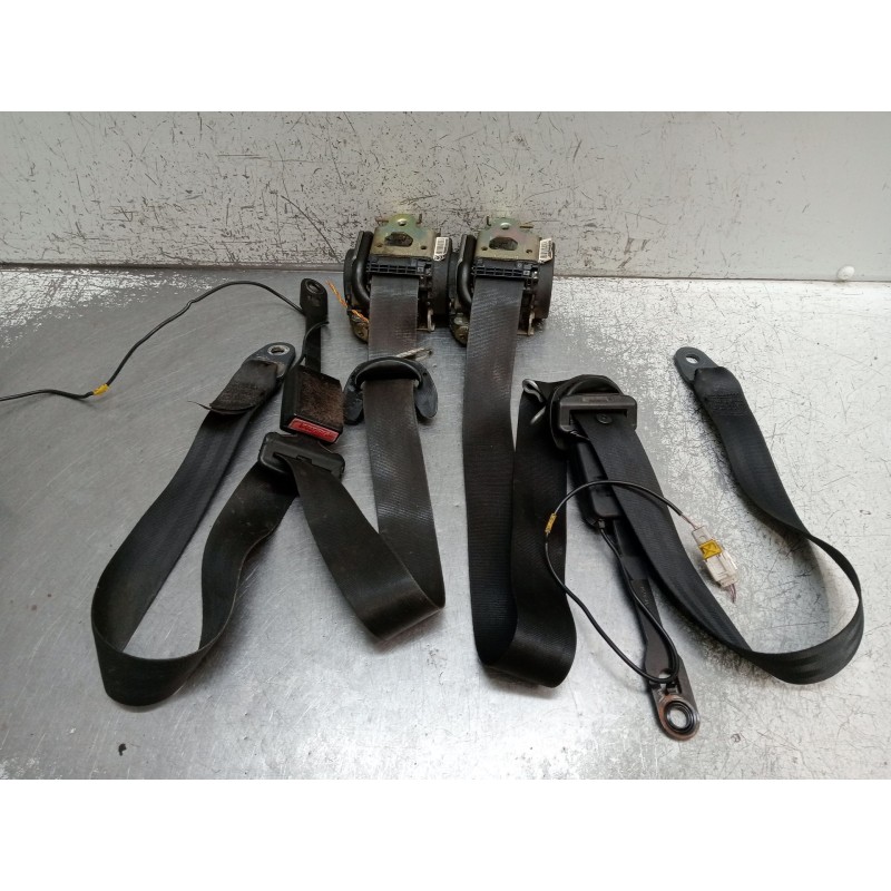 Recambio de juego cinturones delantero para peugeot 407 (6d_) 1.6 hdi 110 (6d9hzc, 6d9hyc) referencia OEM IAM  5P 