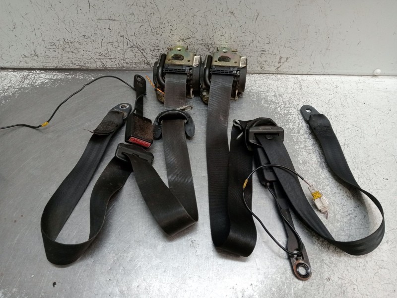 Recambio de juego cinturones delantero para peugeot 407 (6d_) 1.6 hdi 110 (6d9hzc, 6d9hyc) referencia OEM IAM  5P 