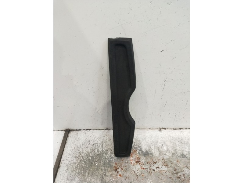 Recambio de bandeja trasera para fiat 500 312 1.0 hybrid referencia OEM IAM 7357143180  