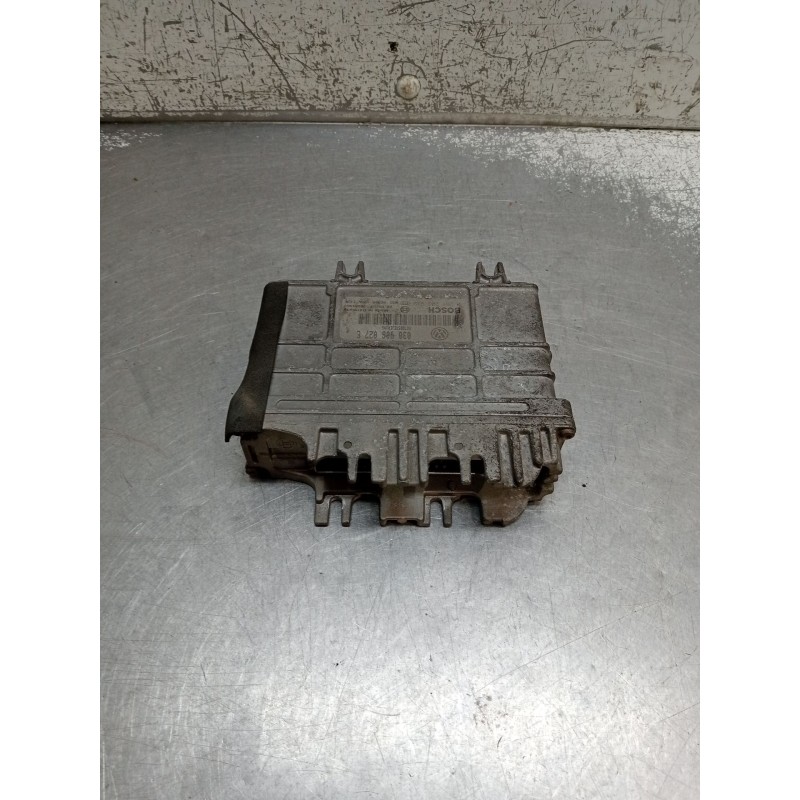 Recambio de centralita motor uce para volkswagen polo iii (6n1) 50 1.0 referencia OEM IAM 0261203932 030906027E 