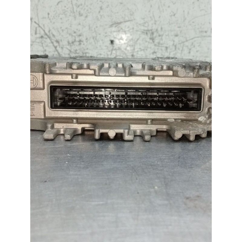 Recambio de centralita motor uce para volkswagen polo iii (6n1) 50 1.0 referencia OEM IAM 0261203932 030906027E 