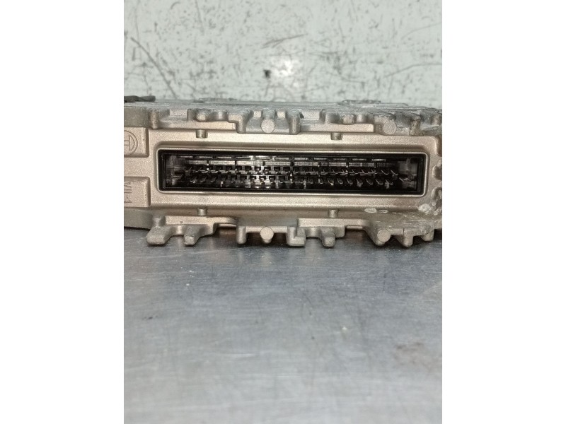 Recambio de centralita motor uce para volkswagen polo iii (6n1) 50 1.0 referencia OEM IAM 0261203932 030906027E 