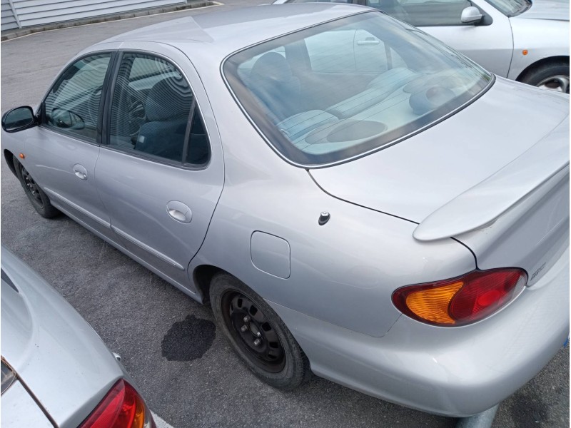 hyundai lantra berlina (rd) del año 1998