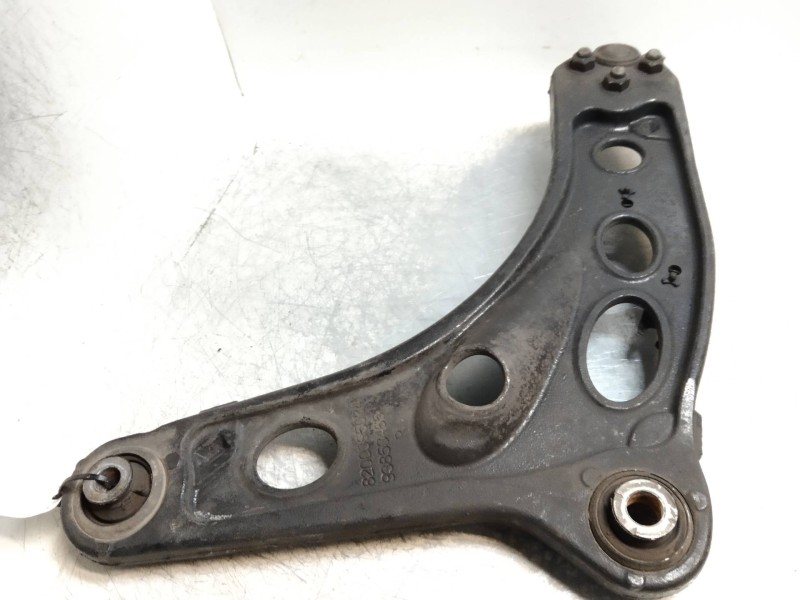 Recambio de brazo suspension inferior delantero derecho para renault trafic caja cerrada (ab 4.01) referencia OEM IAM   