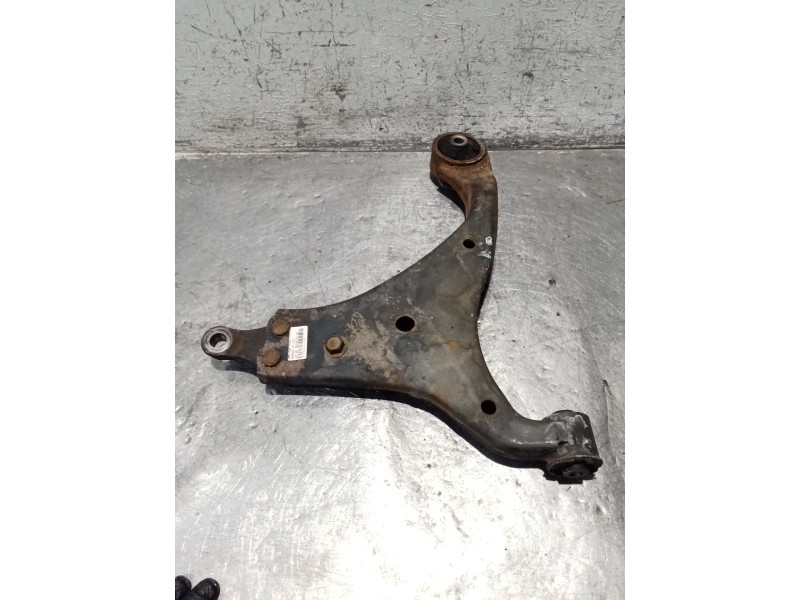 Recambio de brazo suspension inferior delantero izquierdo para kia cee´d hatchback (ed) 1.6 crdi 90 referencia OEM IAM 5450012H0