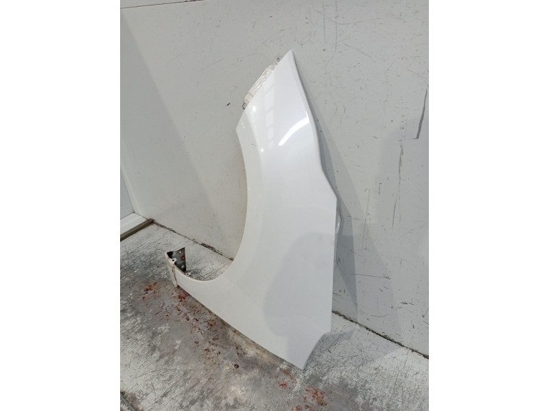 Recambio de aleta delantera izquierda para kia cee´d (jd) 1.6 gt referencia OEM IAM   