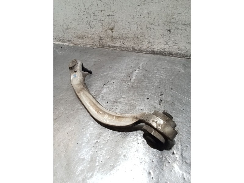 Recambio de brazo suspension superior delantero izquierdo para audi a4 b7 (8ec) 3.0 tdi quattro referencia OEM IAM 8E0407695E  