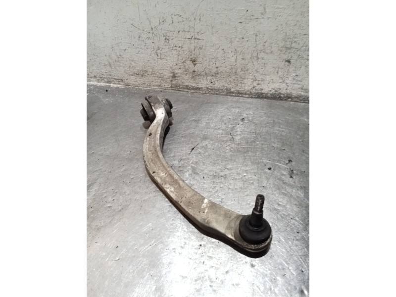 Recambio de brazo suspension superior delantero izquierdo para audi a4 b7 (8ec) 3.0 tdi quattro referencia OEM IAM 8E0407695E  