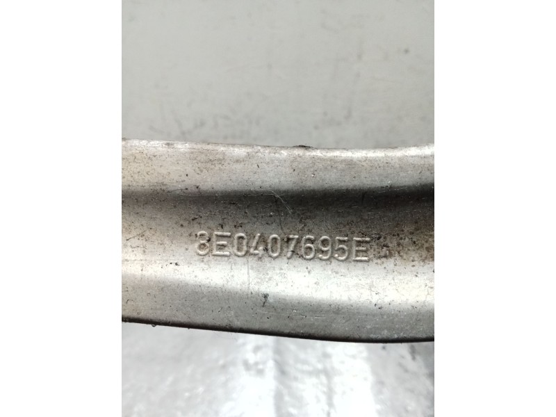 Recambio de brazo suspension superior delantero izquierdo para audi a4 b7 (8ec) 3.0 tdi quattro referencia OEM IAM 8E0407695E  