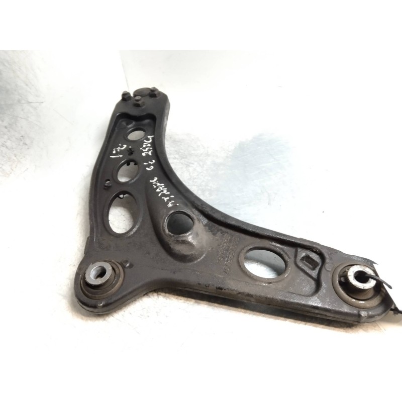 Recambio de brazo suspension inferior delantero izquierdo para renault trafic caja cerrada (ab 4.01) referencia OEM IAM   