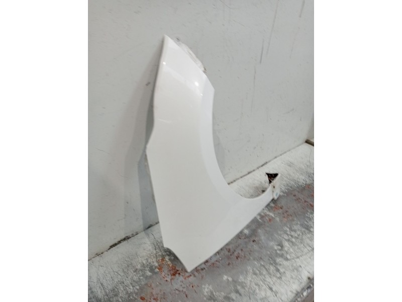 Recambio de aleta delantera derecha para kia cee´d (jd) 1.6 gt referencia OEM IAM   