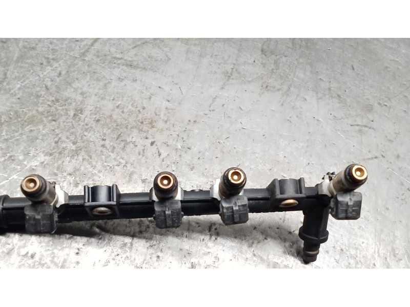 Recambio de rampa inyectora para fiat punto berlina (188) 1.2 8v active referencia OEM IAM B6713219018301  