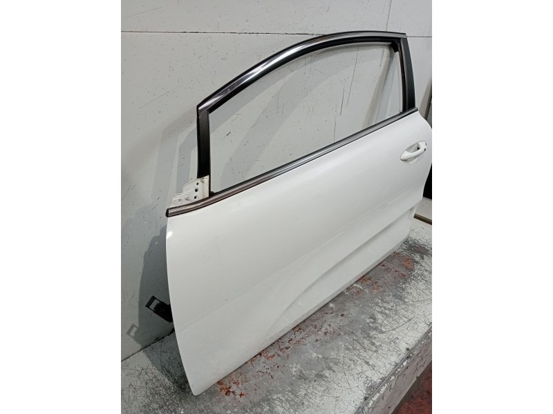 Recambio de puerta delantera izquierda para kia cee´d (jd) 1.6 gt referencia OEM IAM  3P 
