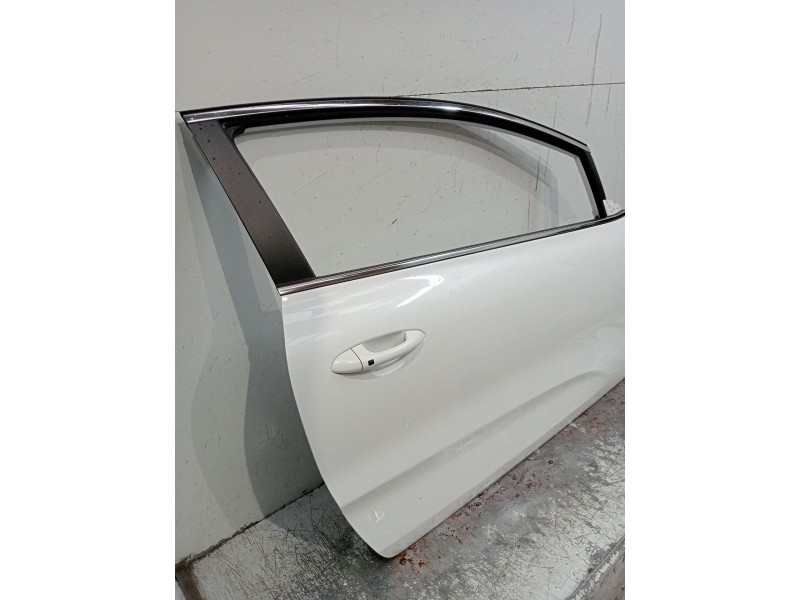 Recambio de puerta delantera derecha para kia cee´d (jd) 1.6 gt referencia OEM IAM  3P 