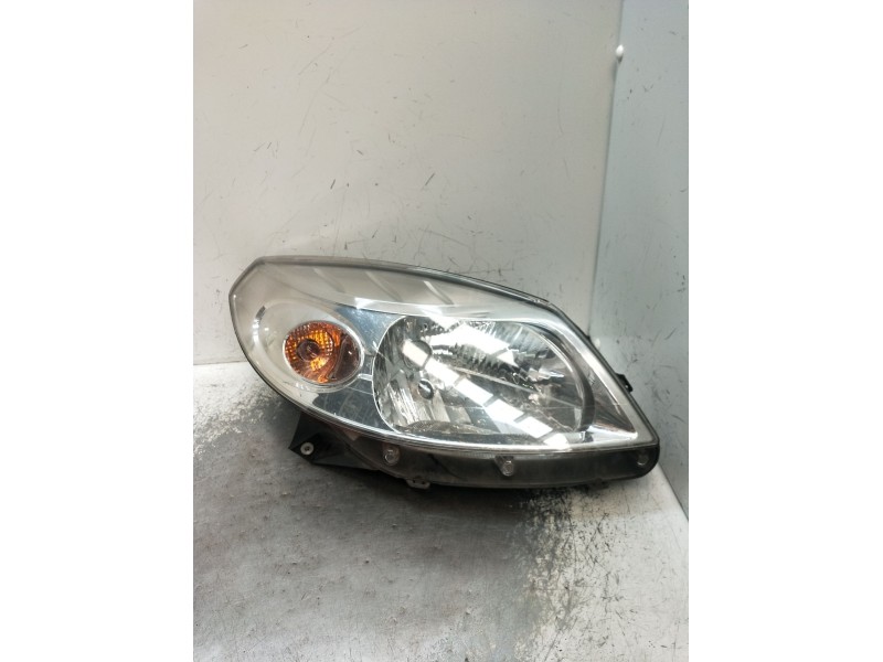 Recambio de faro derecho para dacia sandero 1.2 16v referencia OEM IAM 8200733877  