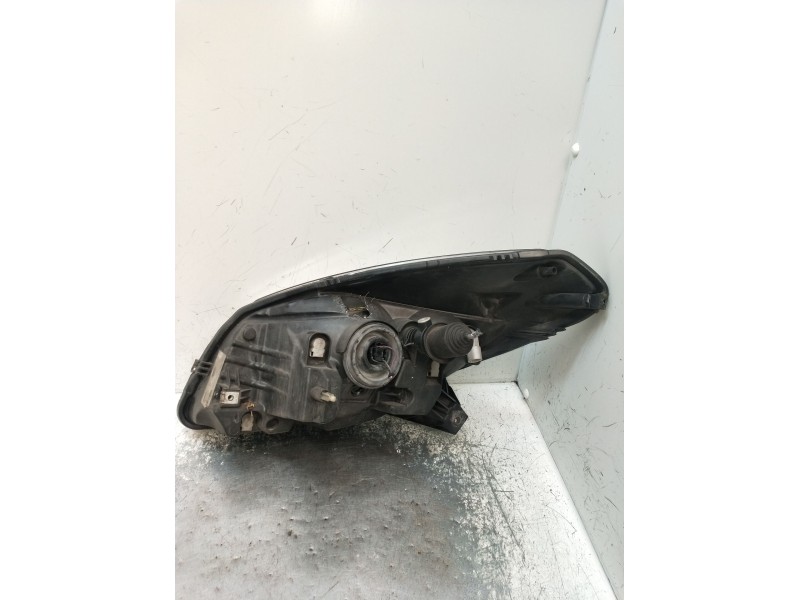 Recambio de faro derecho para dacia sandero 1.2 16v referencia OEM IAM 8200733877  