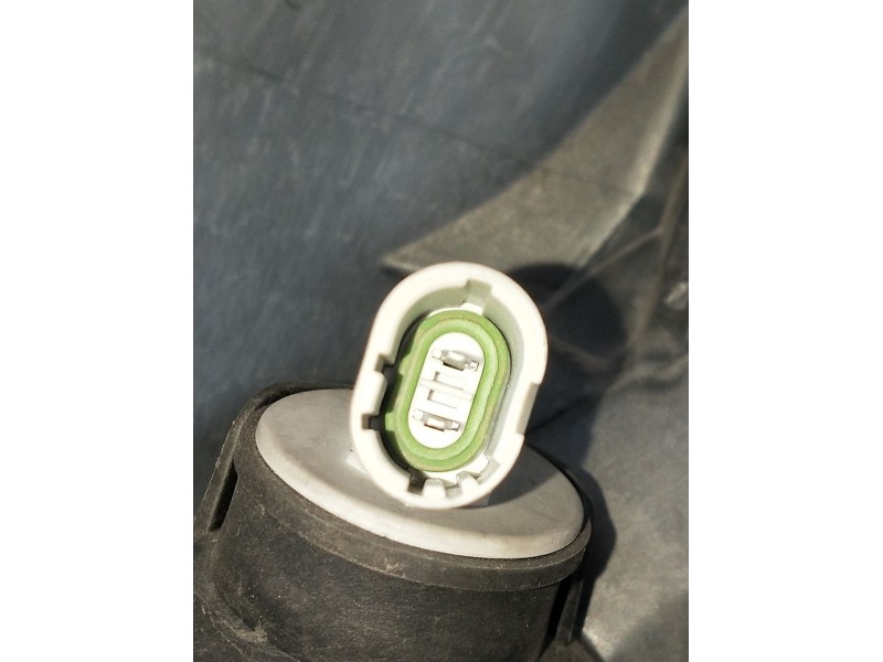 Recambio de faro derecho para dacia sandero 1.2 16v referencia OEM IAM 8200733877  