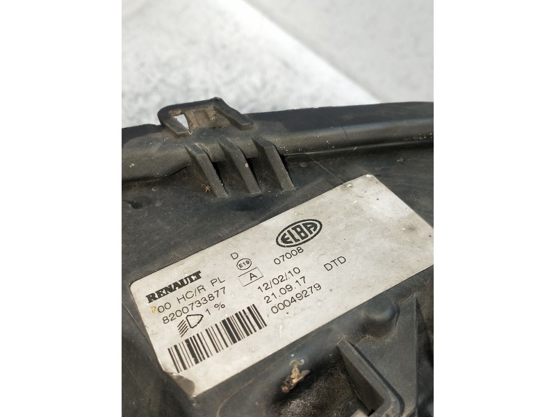 Recambio de faro derecho para dacia sandero 1.2 16v referencia OEM IAM 8200733877  