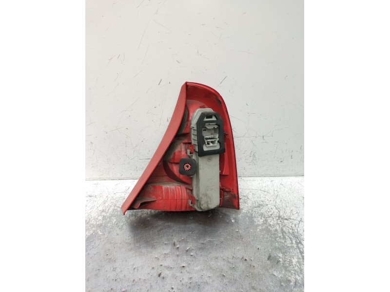 Recambio de piloto trasero izquierdo para renault clio ii (bb_, cb_) 1.2 (bb0a, bb0f, bb10, bb1k, bb28, bb2d, bb2h, cb0a,... ref