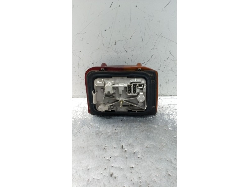 Recambio de piloto trasero izquierdo para peugeot 205 ii (20a/c) 1.7 diesel referencia OEM IAM   