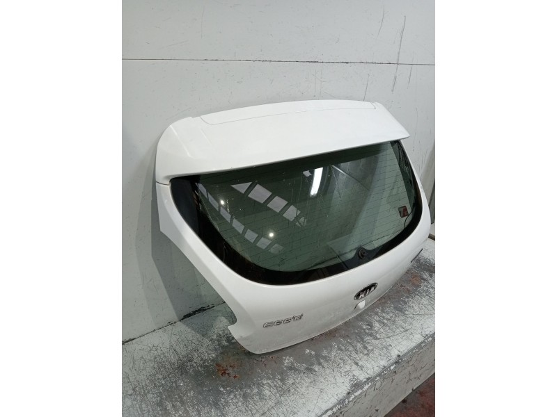 Recambio de porton trasero para kia cee´d (jd) 1.6 gt referencia OEM IAM  3P 