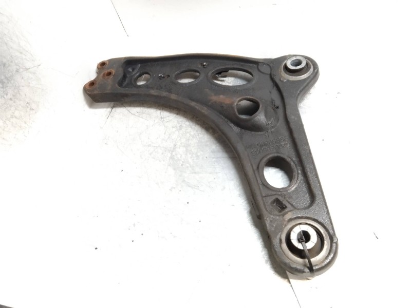 Recambio de brazo suspension inferior delantero derecho para renault trafic furgón l1h1 2,7t referencia OEM IAM   