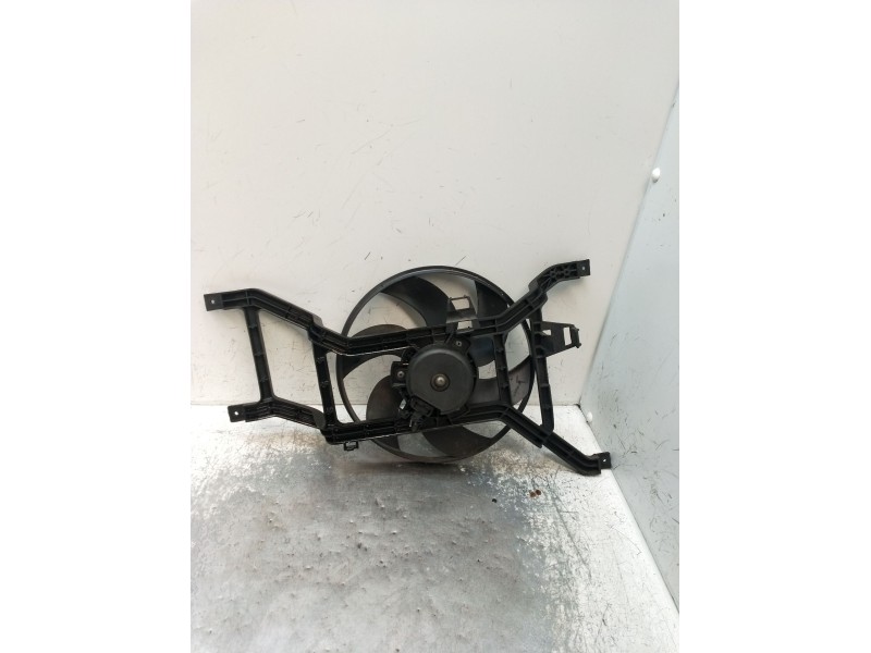 Recambio de electroventilador para dacia sandero 1.2 16v referencia OEM IAM 8200779073A  