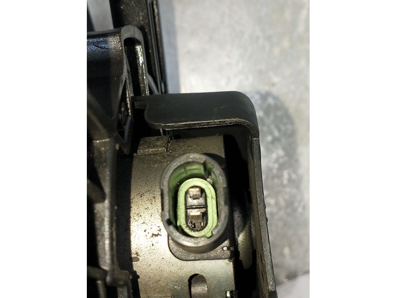 Recambio de electroventilador para dacia sandero 1.2 16v referencia OEM IAM 8200779073A  