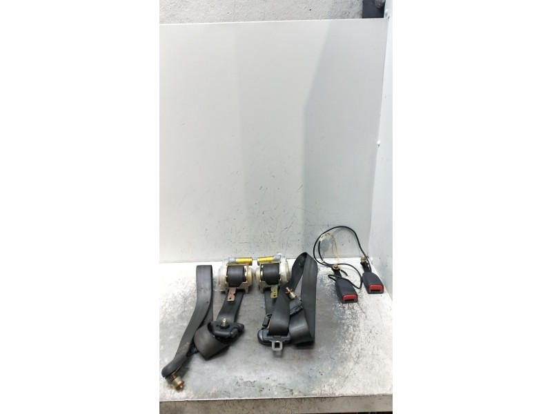 Recambio de juego cinturones delantero para hyundai trajet (fo) 2.0 referencia OEM IAM  5P 