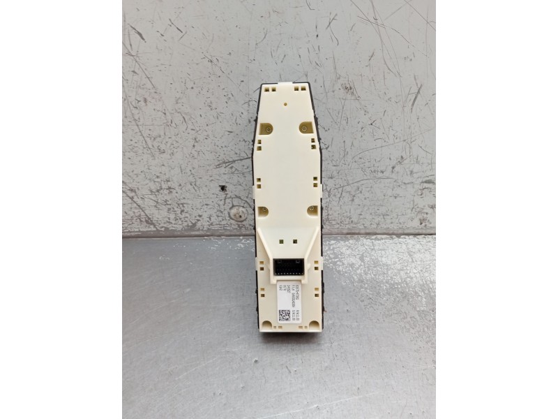 Recambio de mando elevalunas delantero izquierdo para kia niro ii (sg2) 1.6 gdi hybrid referencia OEM IAM 93571AT361 5P 