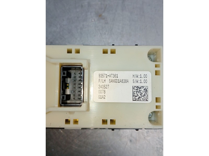 Recambio de mando elevalunas delantero izquierdo para kia niro ii (sg2) 1.6 gdi hybrid referencia OEM IAM 93571AT361 5P 